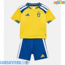 Camisa de time de futebol Suécia Replicas 1º Equipamento Infantil Mundo 2026 Manga Curta (+ Calças curtas)
